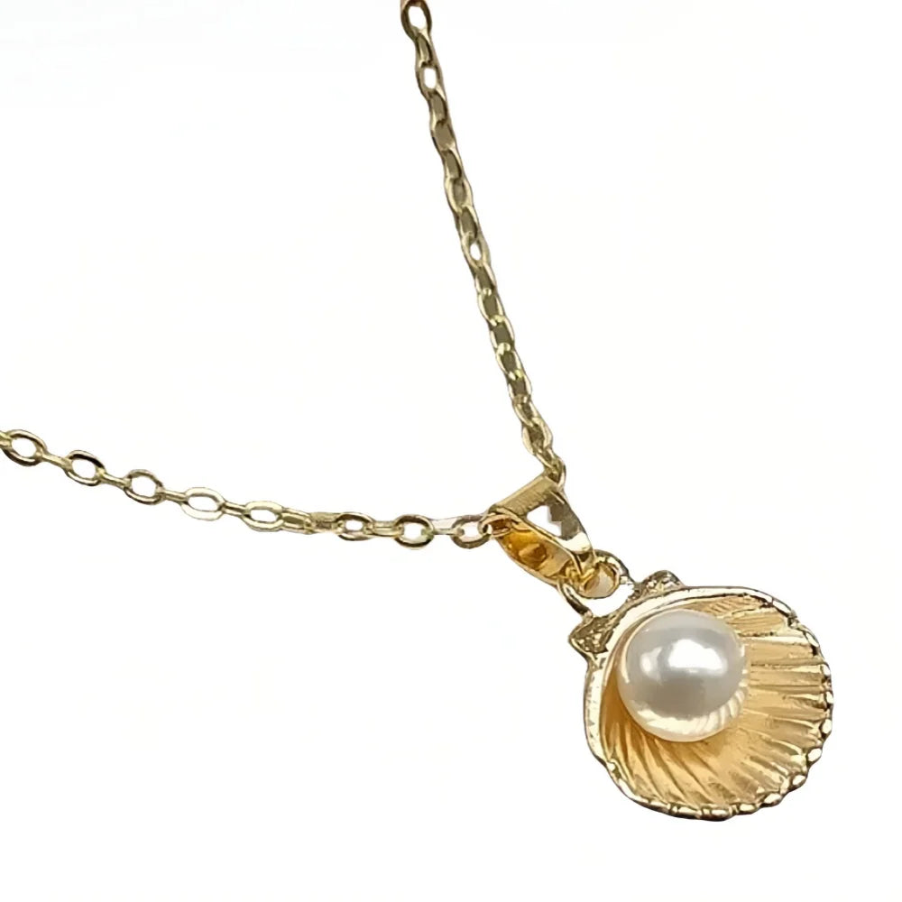 Pearl Shell Pendant Necklace
