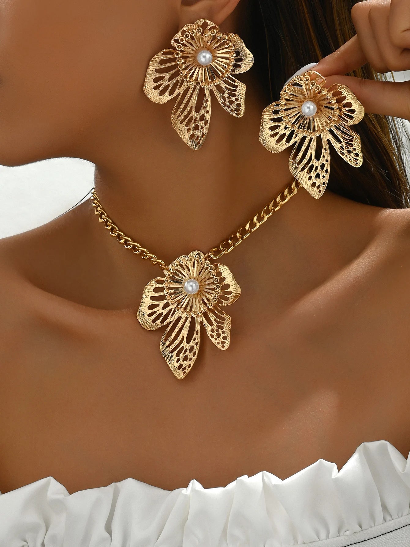 Gold Color Hallowout Stamping Big Flower Pearl Necklace Earrings Set
