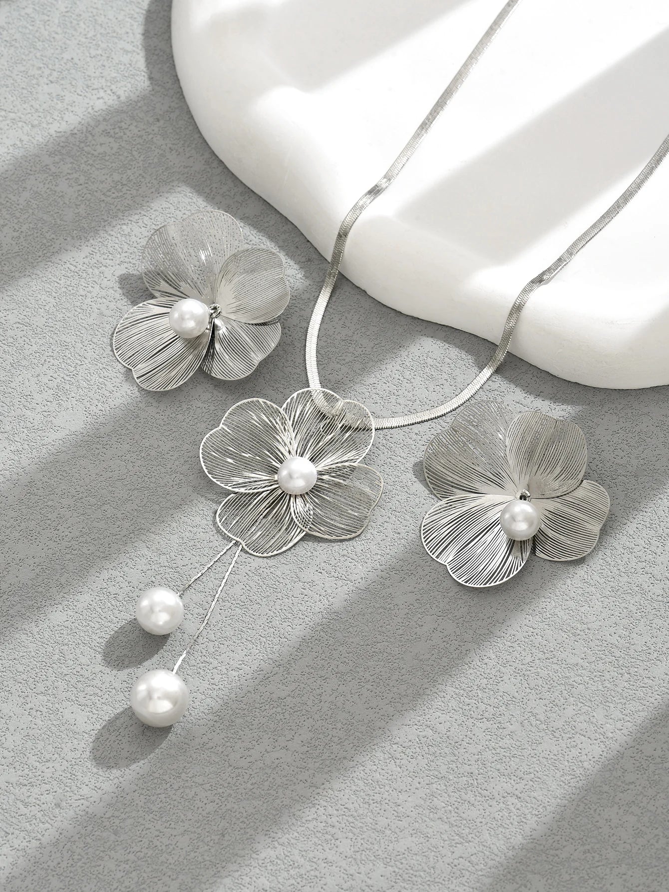 Gold Color Hallowout Stamping Big Flower Pearl Necklace Earrings Set