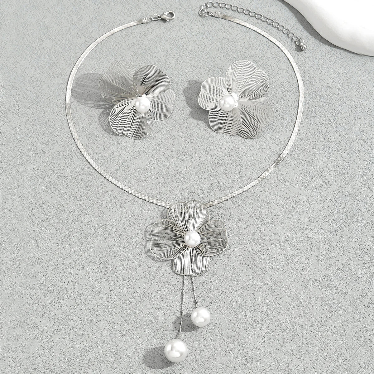 Gold Color Hallowout Stamping Big Flower Pearl Necklace Earrings Set