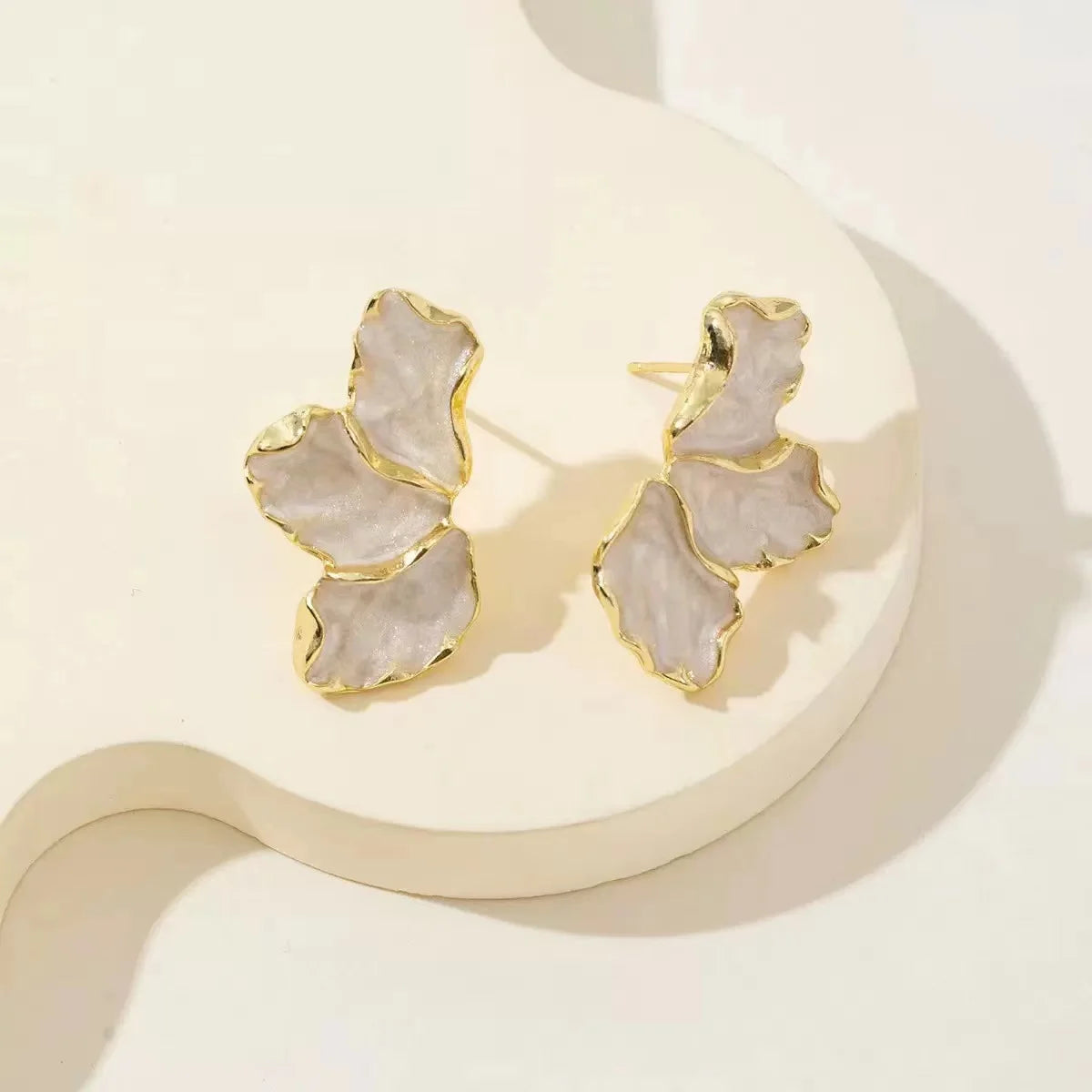 Gold Retro Sytle Classic Large flower Shaped Earrings