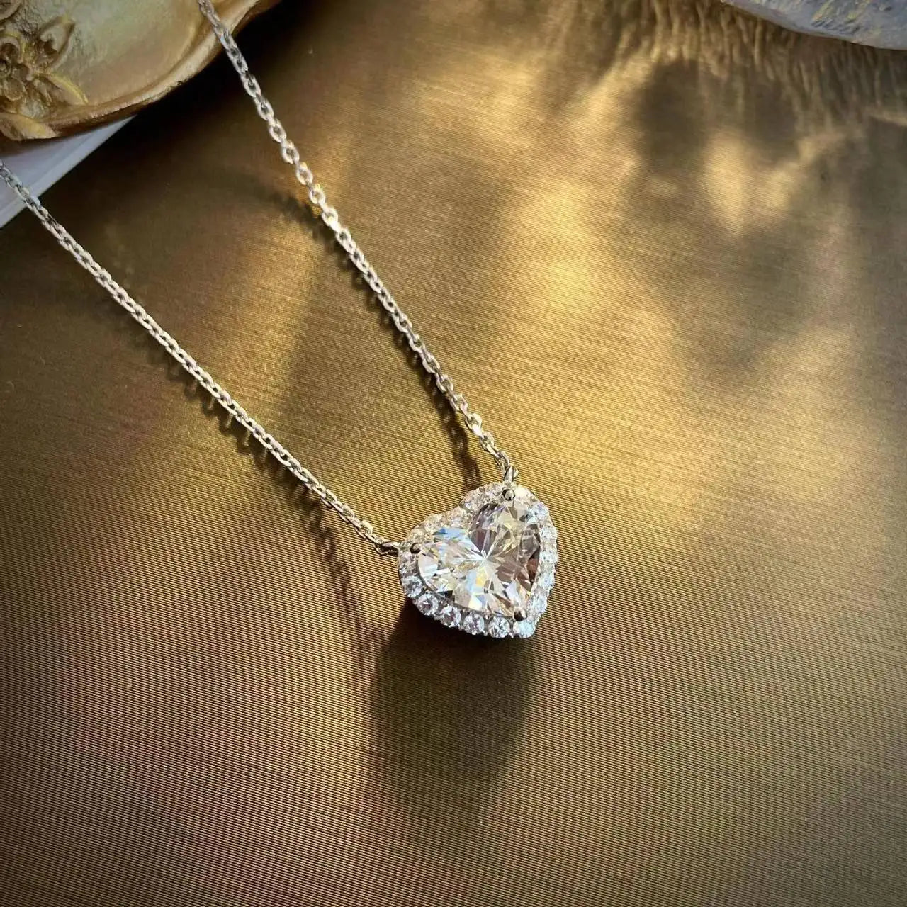 Irregular Baroque Pearl Pendant Necklace