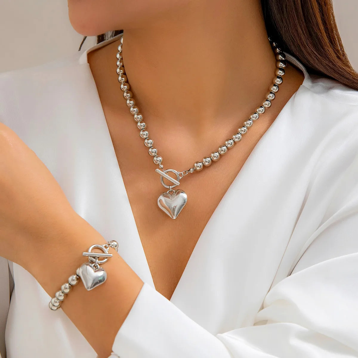 Vintage Gold Hollow Heart Pendant Necklace Jewelry Set