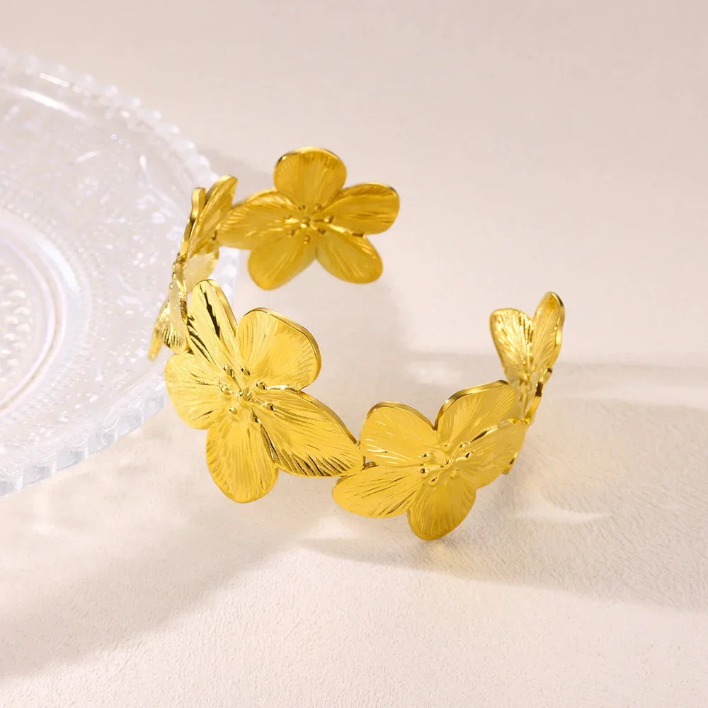 Chic Gold Color Elegant Flower Shaped Cuff Bracelet
