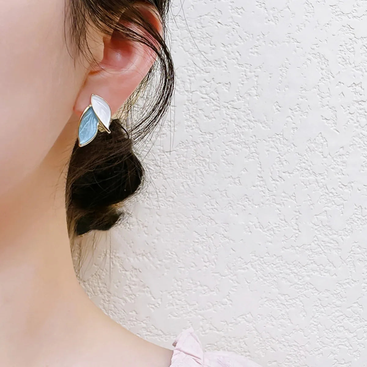 Retro Blue White Leaf Elegant Fashionable Earrings