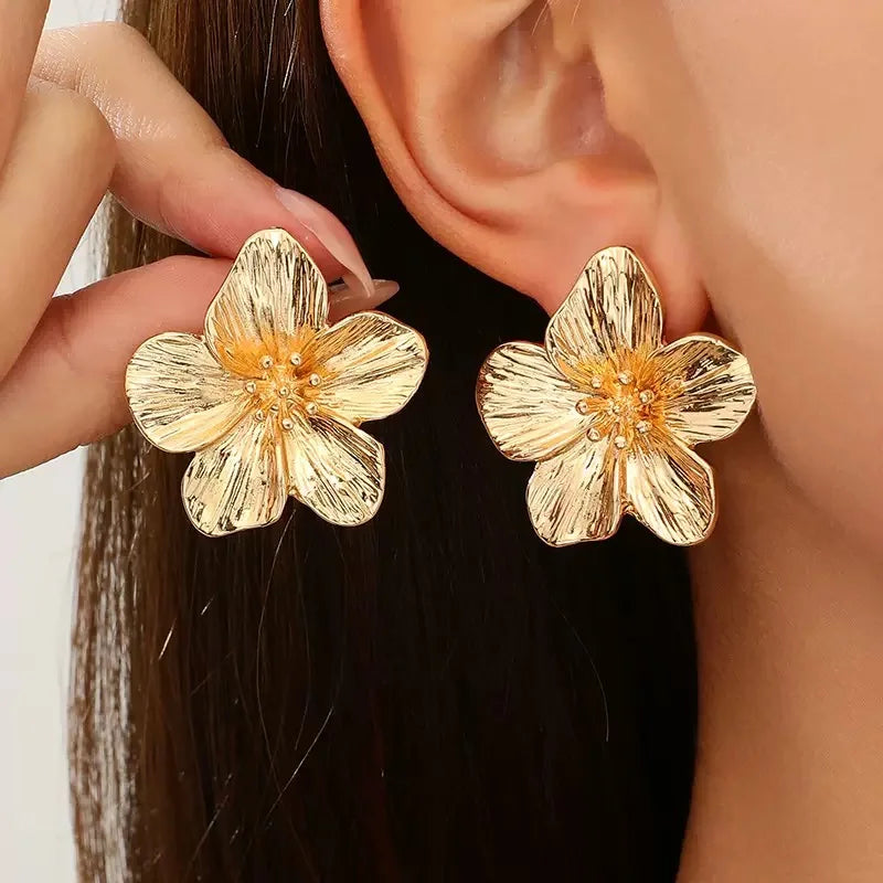 Gold Retro Sytle Classic Large flower Shaped Earrings