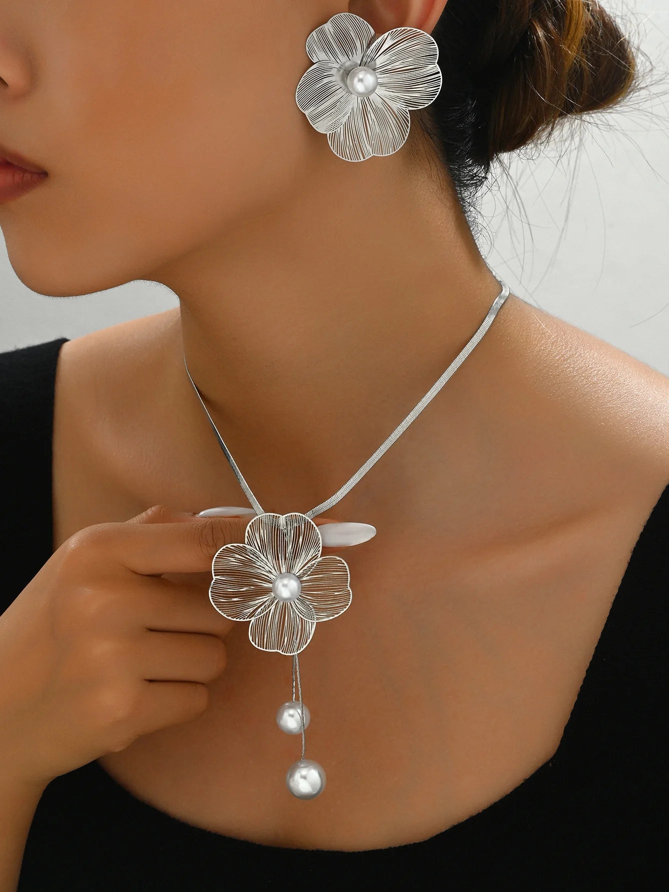 Gold Color Hallowout Stamping Big Flower Pearl Necklace Earrings Set