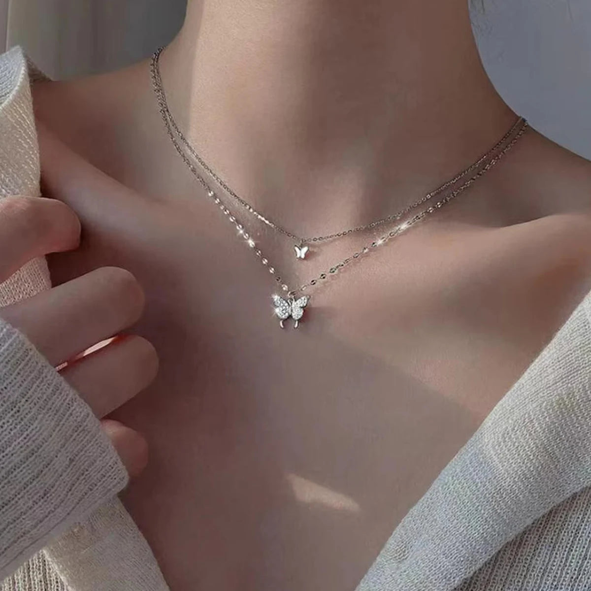 Lats Sparkling Double Layer Butterfly Collar Chain Necklace