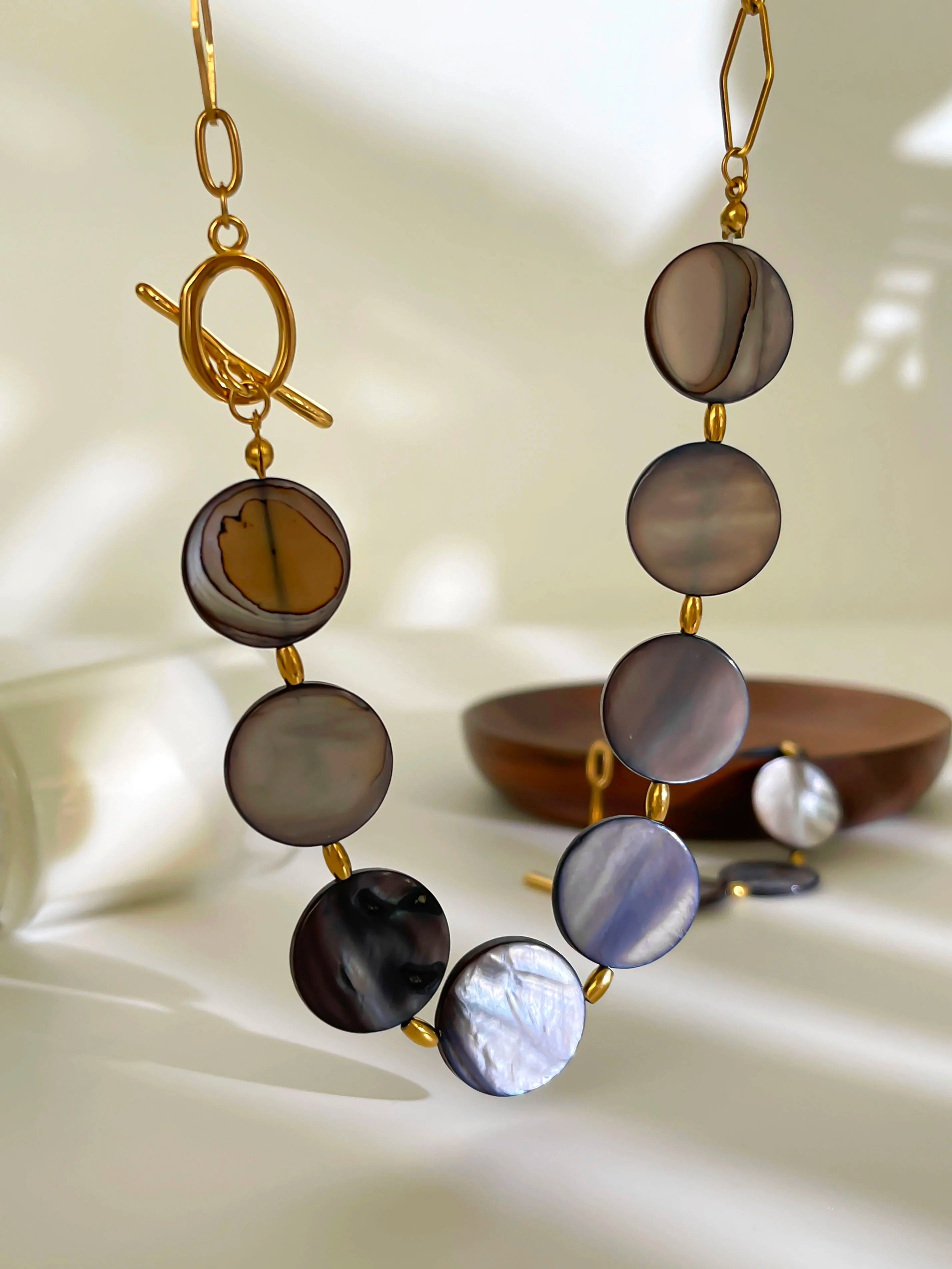 Stainless Steel Grey Round Natural Shell Bracelet Necklace Jewelry Set