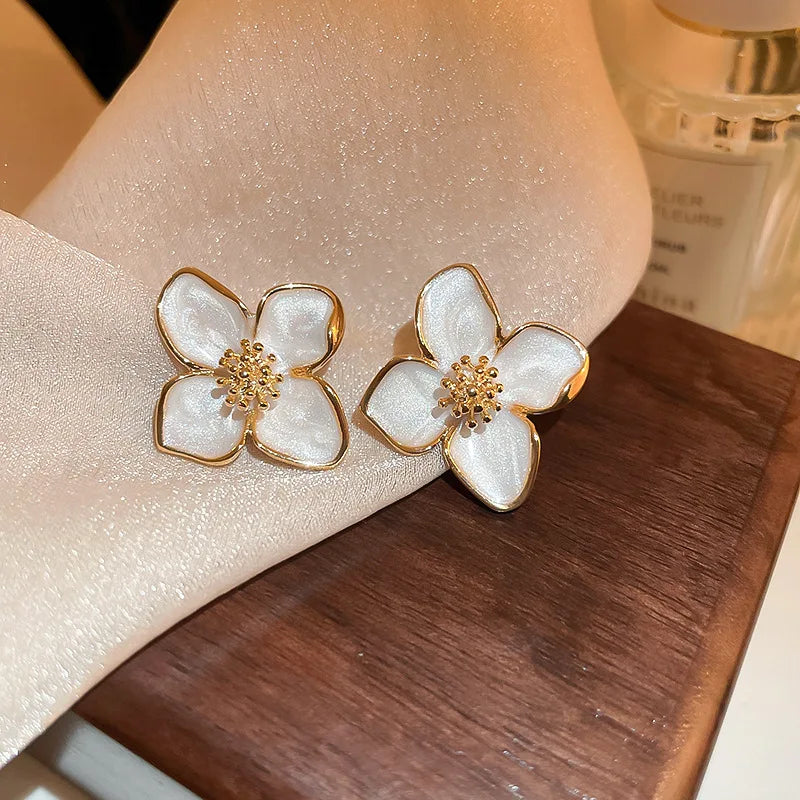 Vintage Sweet Flower Stud Earrings