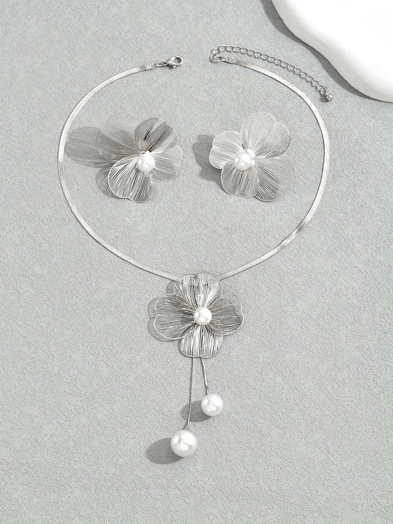 Gold Color Hallowout Stamping Big Flower Pearl Necklace Earrings Set