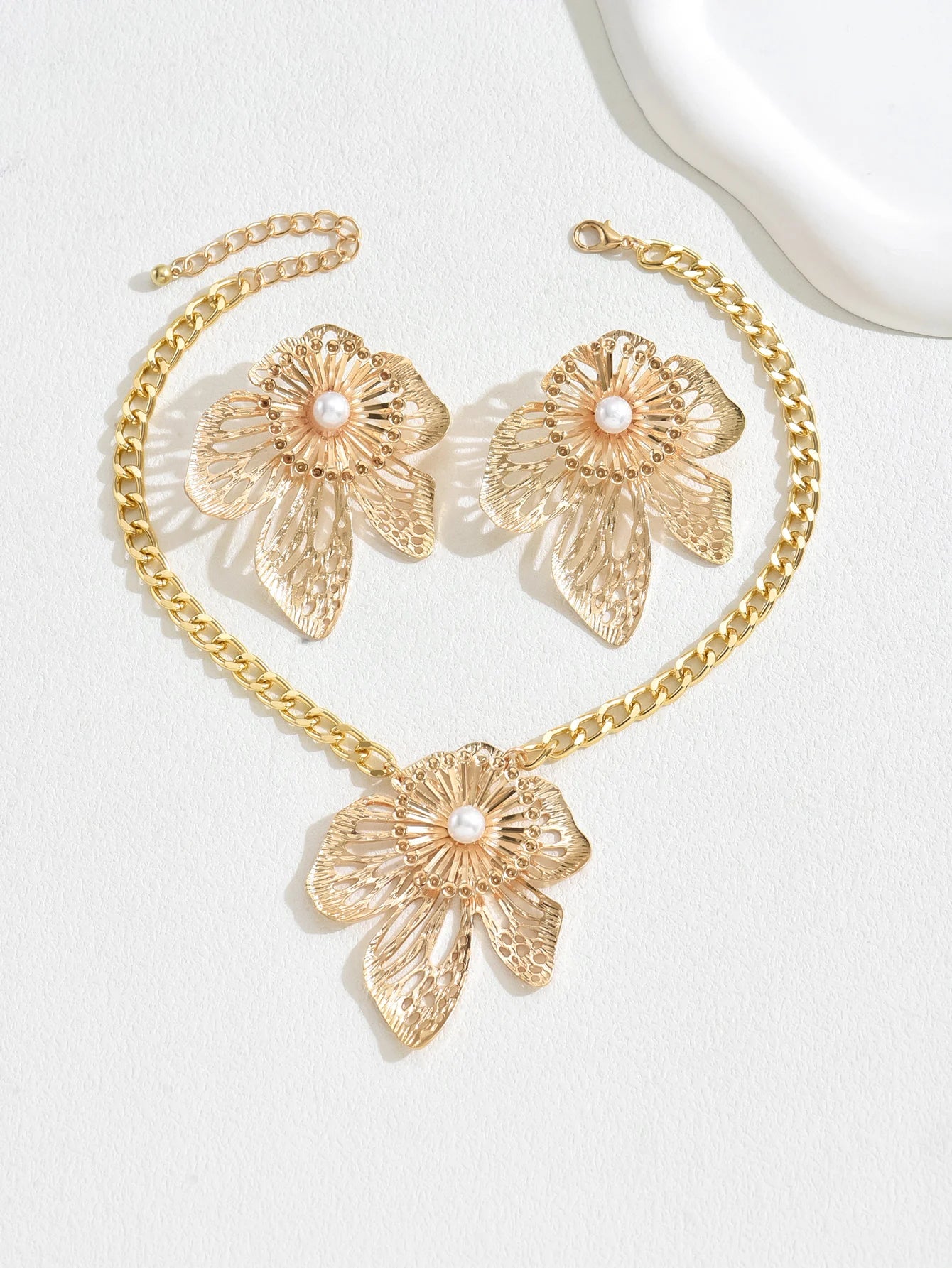 Gold Color Hallowout Stamping Big Flower Pearl Necklace Earrings Set