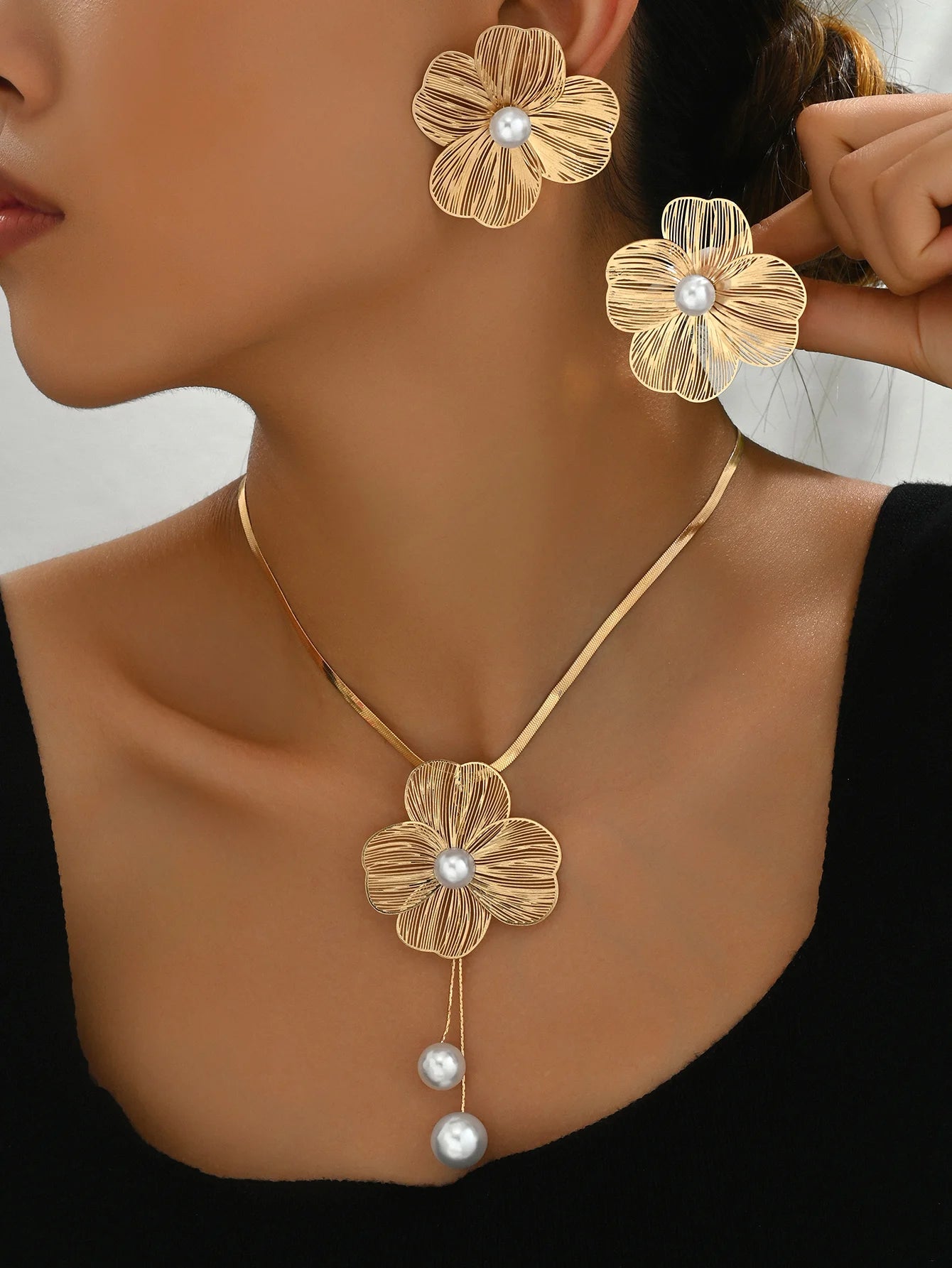 Gold Color Hallowout Stamping Big Flower Pearl Necklace Earrings Set