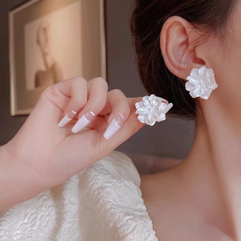 Korean Exquisite Rhinestone Long White Flower Pearl Drop Earrings